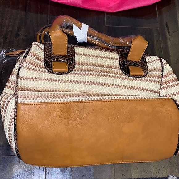 SHOEDAZZLE tan and cream pattern handbag - Picture 3 of 7